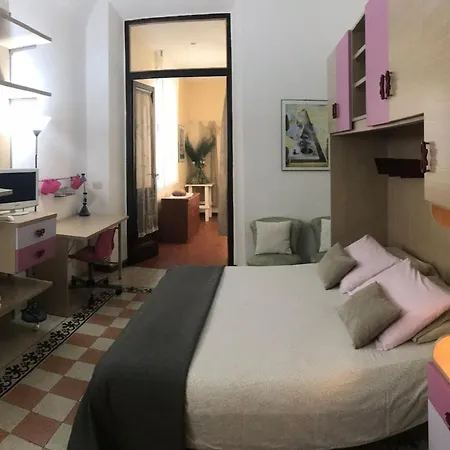 Modern In With Balcony And View * Rom