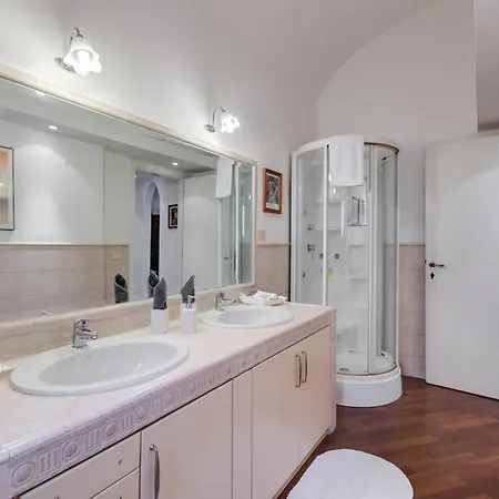 Apartment Modern In With Balcony And View Rome